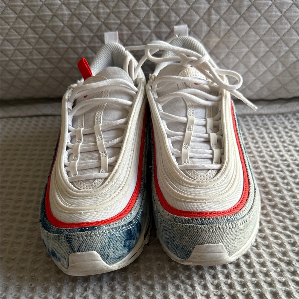 Nike White and Red Sneakers